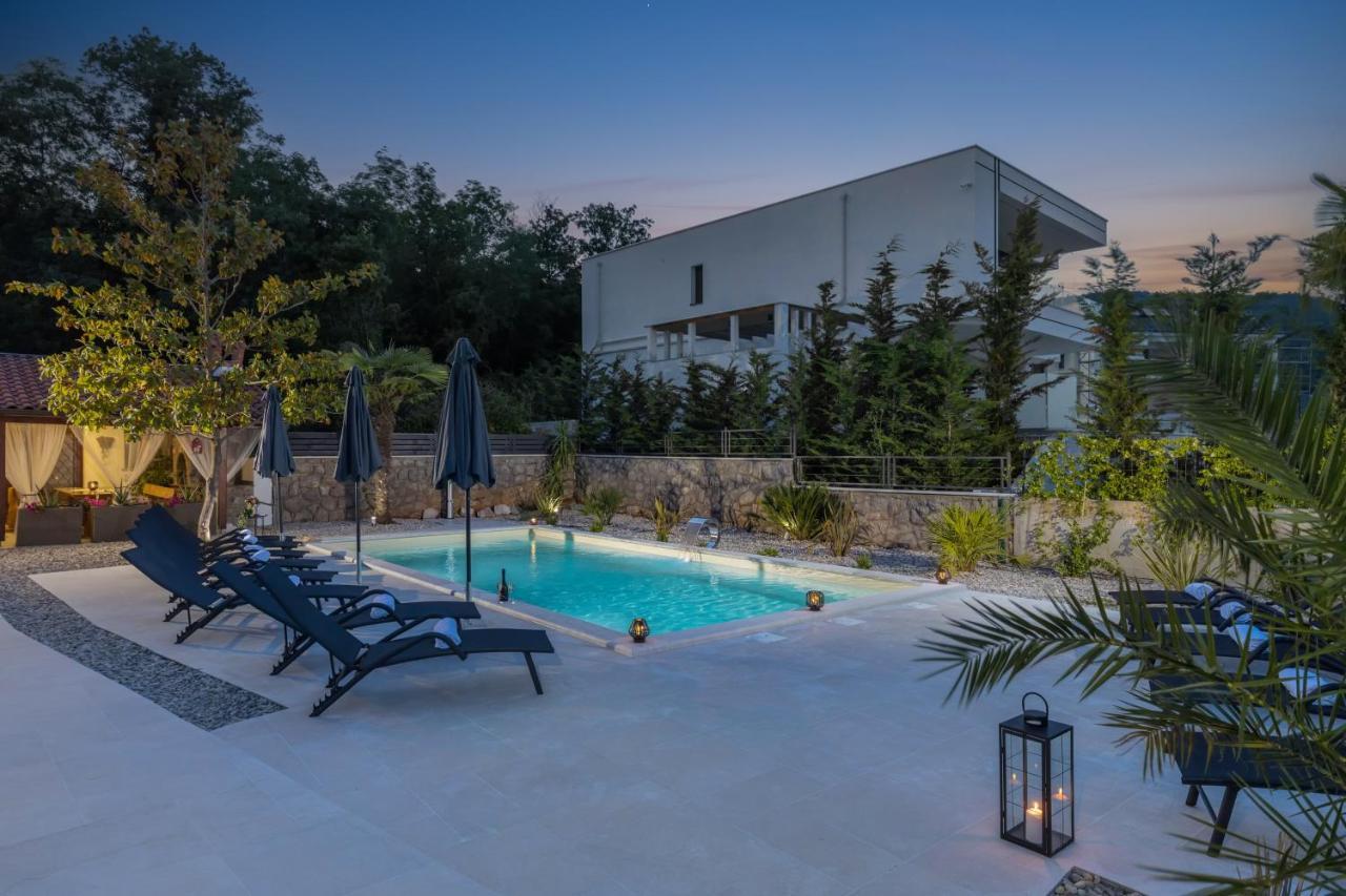 Villa Adriatic, Apartment Rebecca With Heated Swimming Pool, Sew View, Childrens Playground Ičići Exterior foto