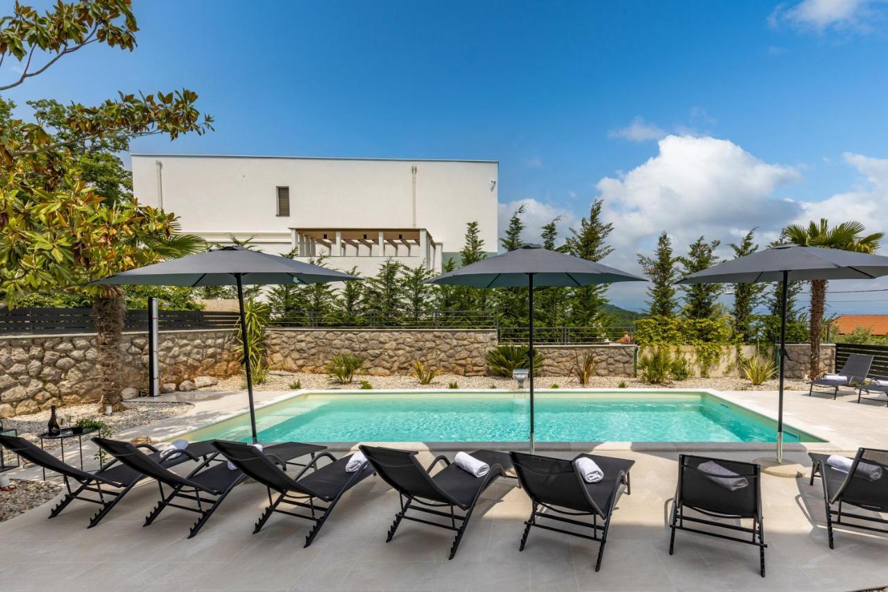 Villa Adriatic, Apartment Rebecca With Heated Swimming Pool, Sew View, Childrens Playground Ičići Exterior foto