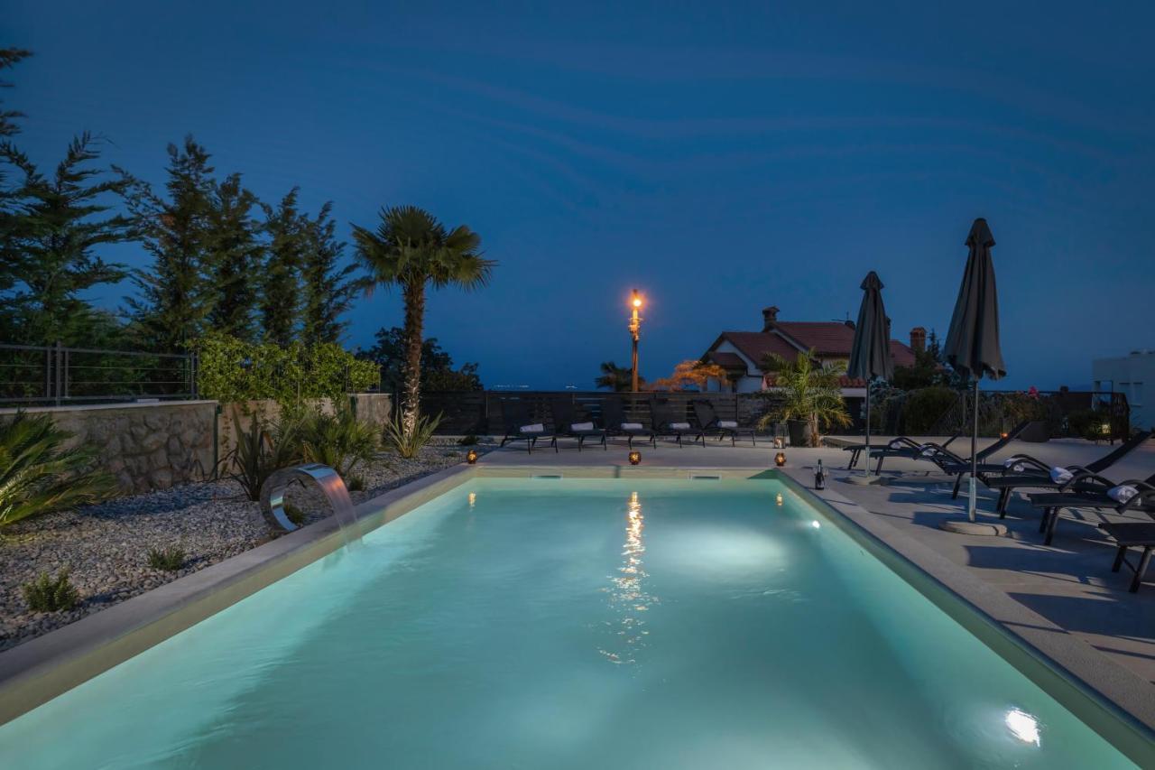 Villa Adriatic, Apartment Rebecca With Heated Swimming Pool, Sew View, Childrens Playground Ičići Exterior foto